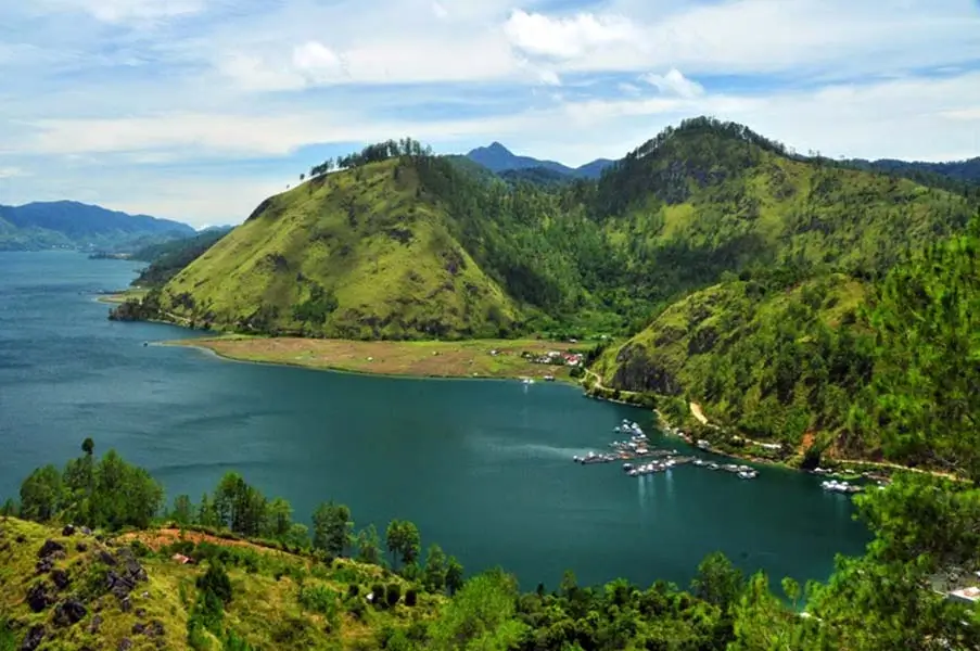 danau laut tawar